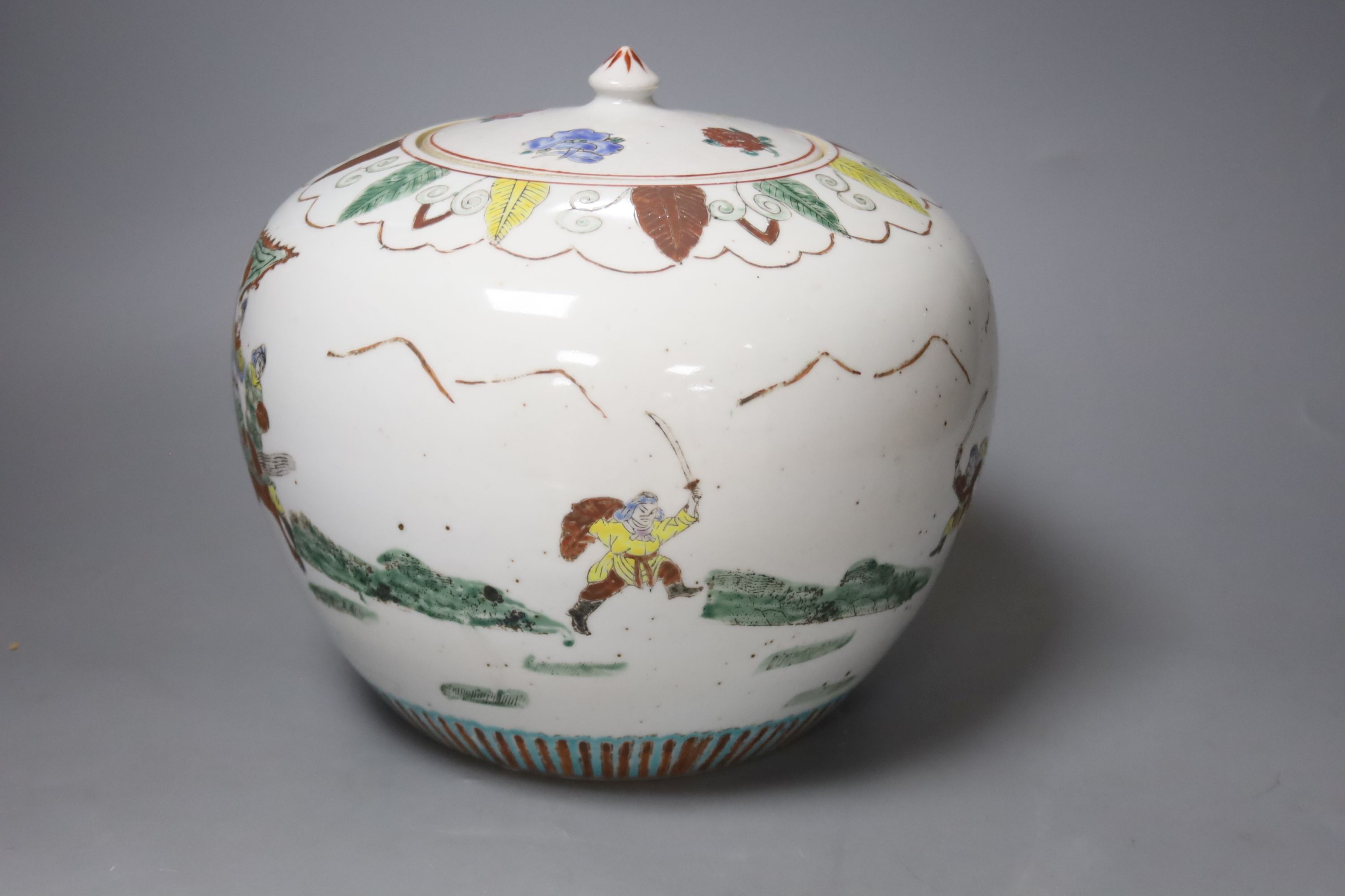 Three large 20th century Chinese porcelain famille verte jars and covers, tallest 21cm